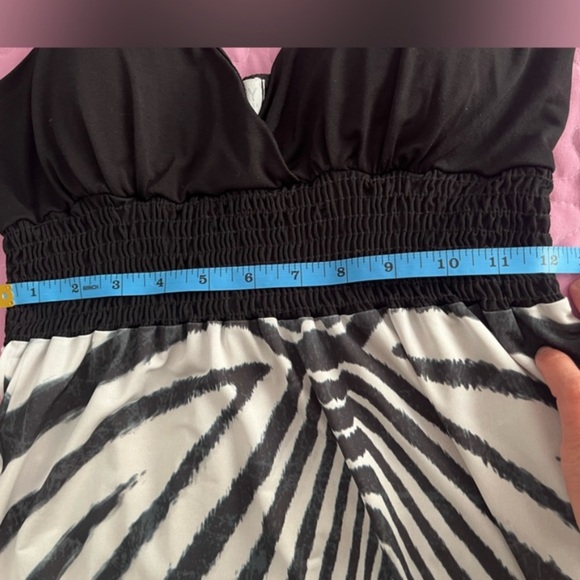 Suzy shier Black and White Striped Maxi Dress- large  Ptp 18 inch - Picture 6 of 6